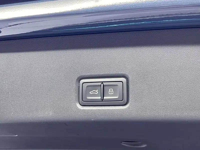 Audi Q6 2024 45TFSI quattro Qiyun Edition Yulin Package 6-seater — миниатюра 16