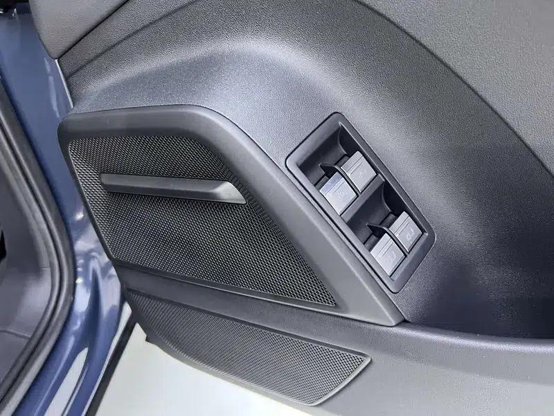 Audi Q6 2024 45TFSI quattro Qiyun Edition Yulin Package 6-seater — миниатюра 10