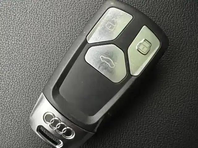 Audi A4L 2023 40 TFSI Luxury Dynamic — миниатюра 19