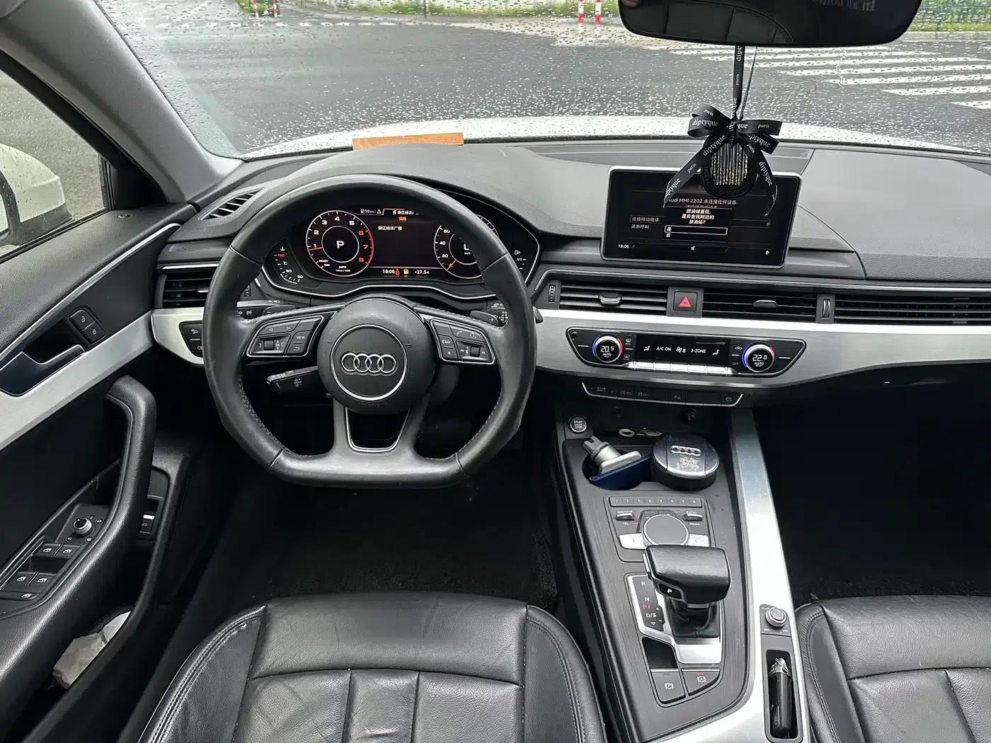 Audi A4L 2018 30th Anniversary Edition 40 TFSI Fashion Model — миниатюра 14
