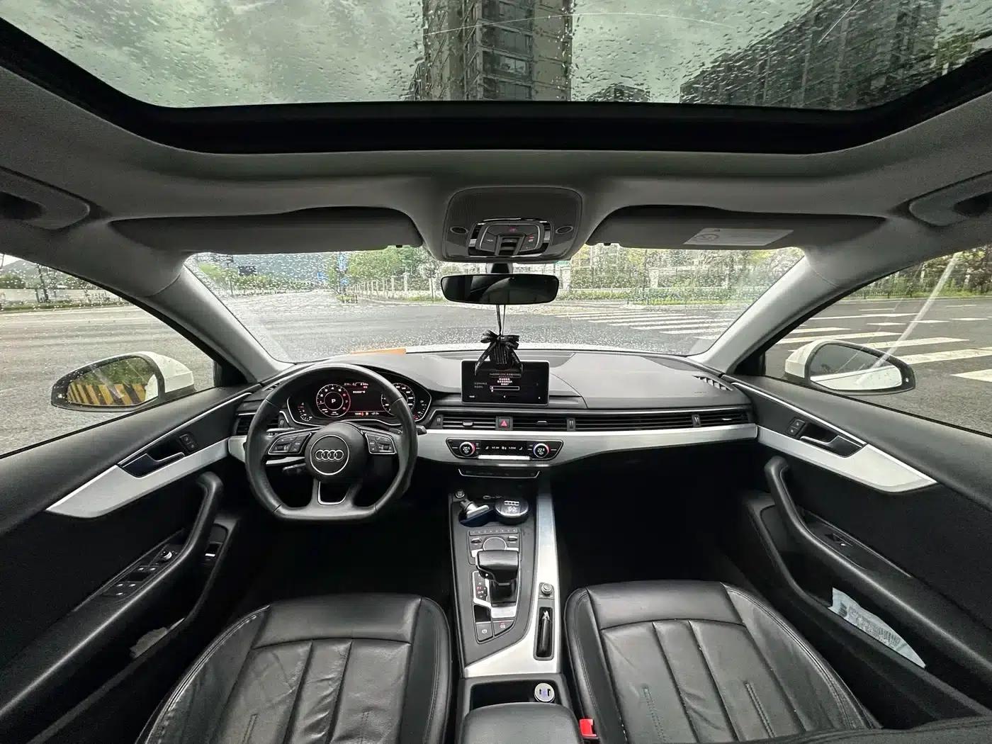 Audi A4L 2018 30th Anniversary Edition 40 TFSI Fashion Model — миниатюра 16