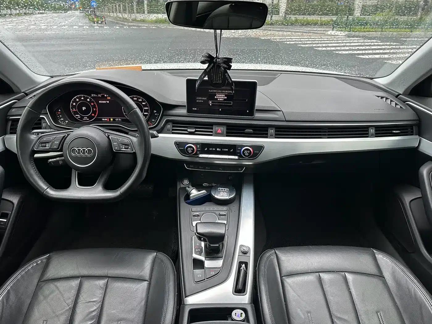 Audi A4L 2018 30th Anniversary Edition 40 TFSI Fashion Model — миниатюра 10