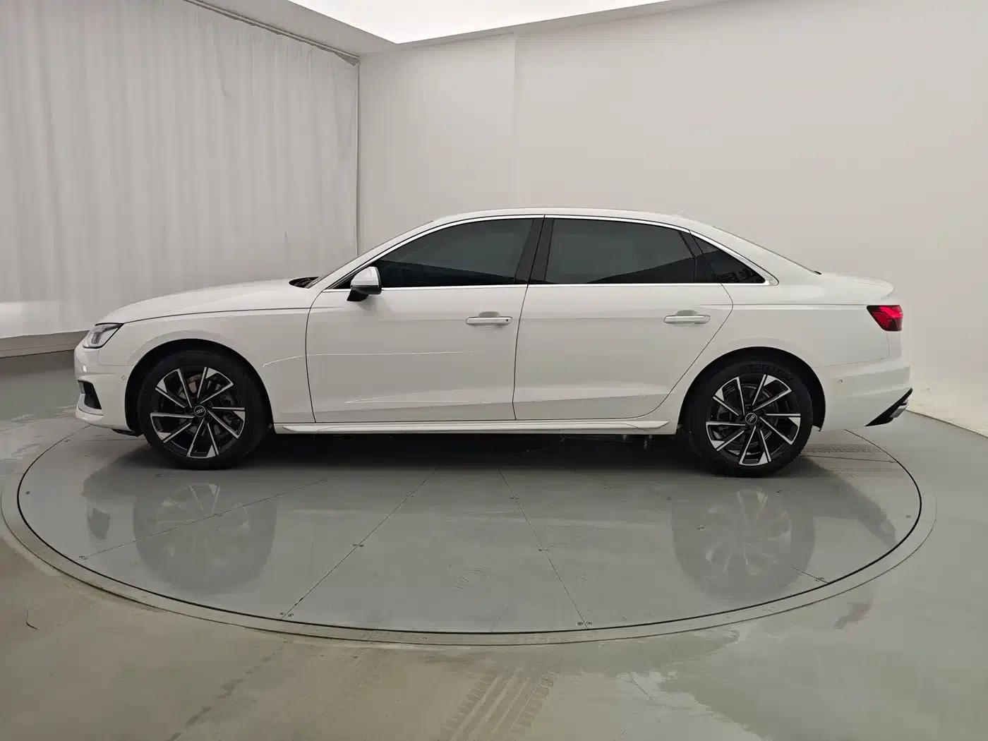 Audi A4L 2022 40 TFSI Luxury Elegance — миниатюра 4
