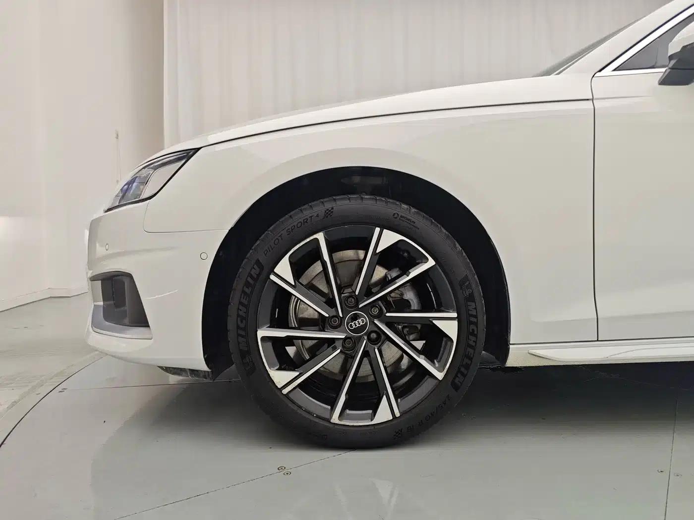 Audi A4L 2022 40 TFSI Luxury Elegance — миниатюра 10