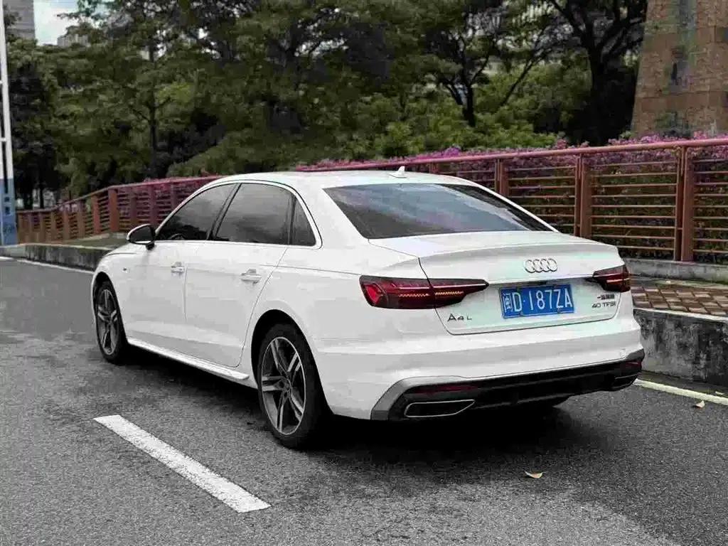 Audi A4L 2022 40 TFSI Luxury Dynamic — миниатюра 3