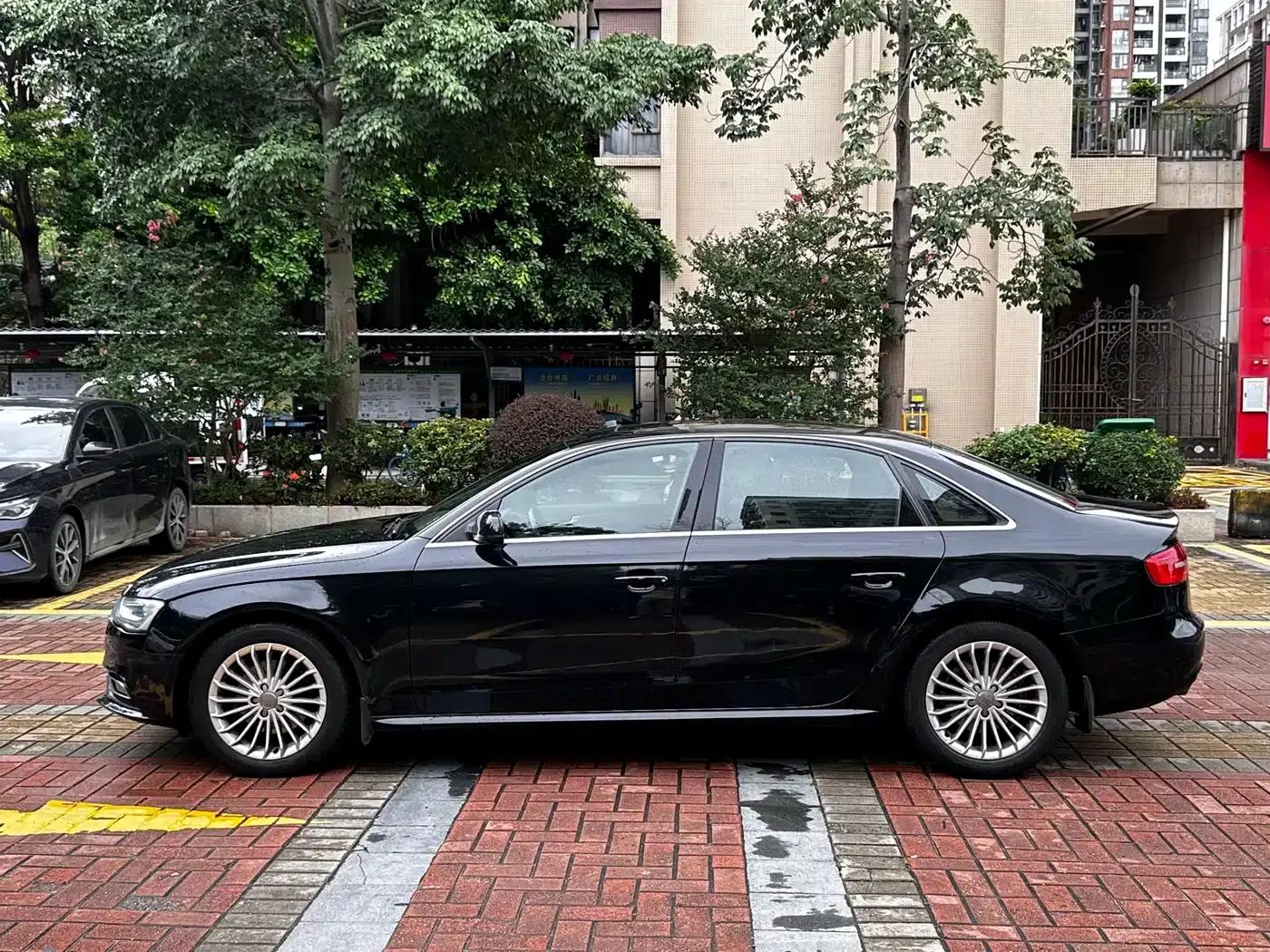Audi A4L 2013 35 TFSI Automatic Technology Edition — миниатюра 6