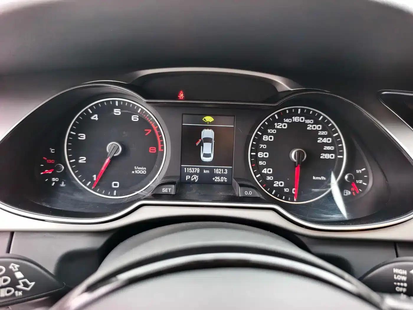 Audi A4L 2013 35 TFSI Automatic Technology Edition — миниатюра 5