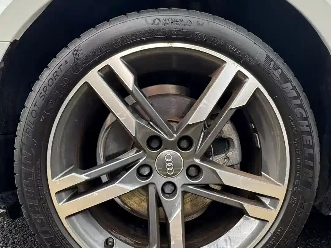 Audi A4L 2020 40 TFSI quattro Luxury Dynamic — миниатюра 6