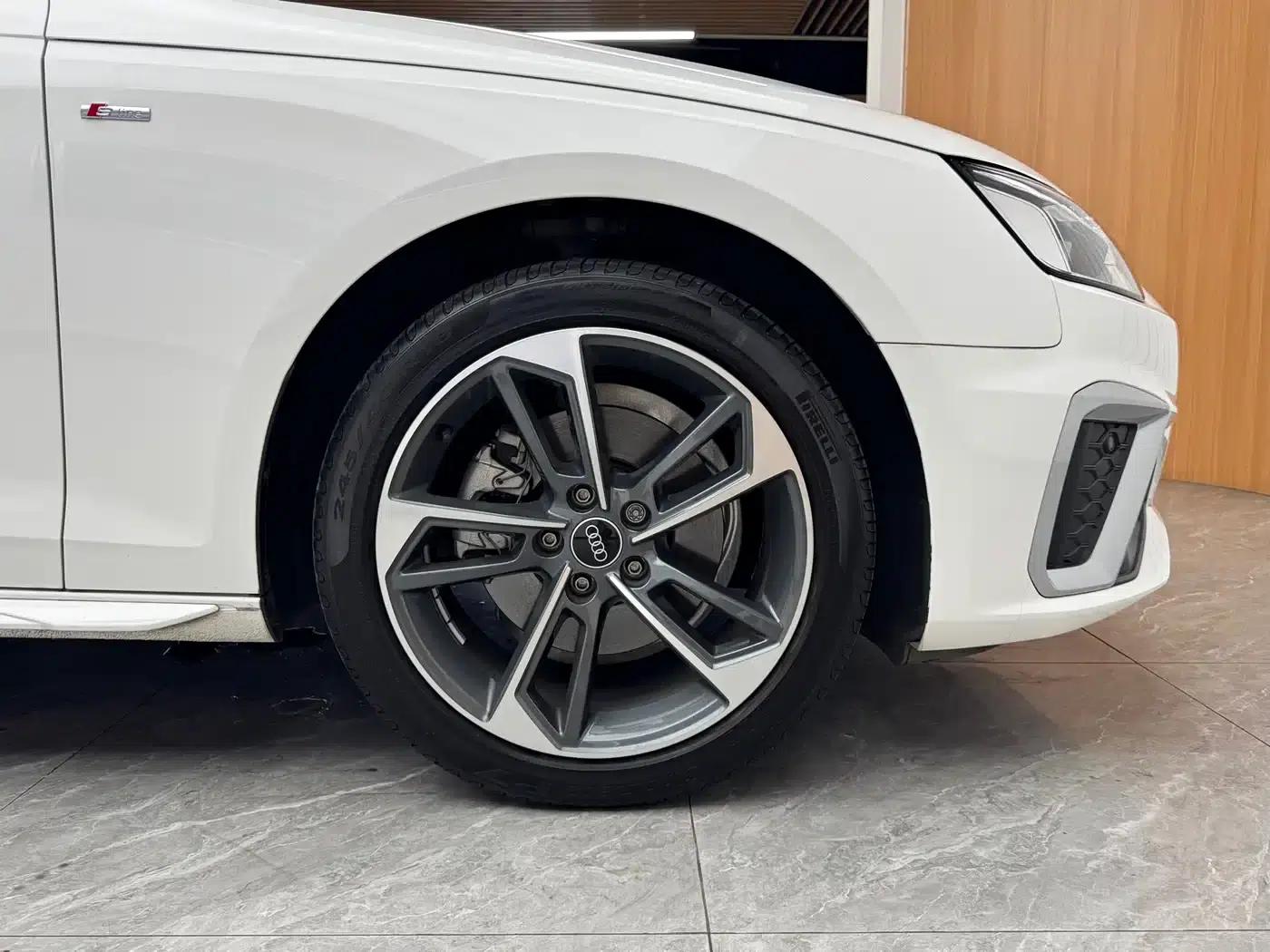 Audi A4L 2022 40 TFSI Fashion Dynamic Edition — миниатюра 16