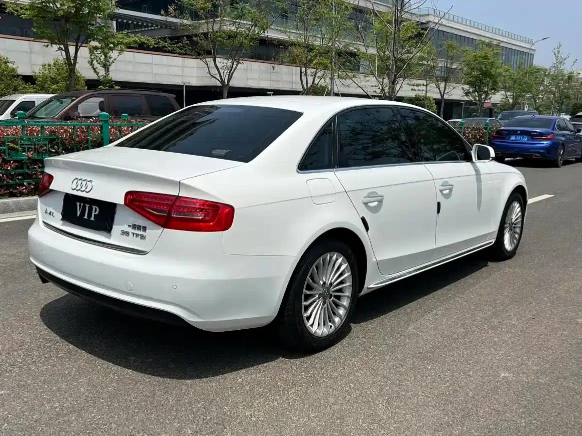 Audi A4L 2016 35 TFSI Classic Edition Automatic Standard Model — миниатюра 12