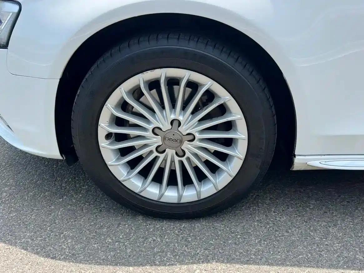 Audi A4L 2016 35 TFSI Classic Edition Automatic Standard Model — миниатюра 15