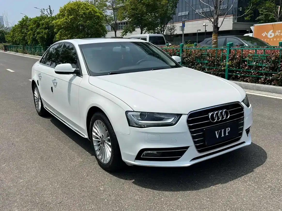 Audi A4L 2016 35 TFSI Classic Edition Automatic Standard Model — миниатюра 3