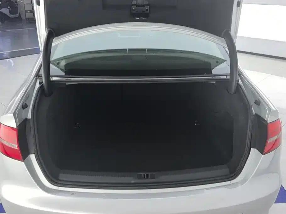 Audi A4L 2016 35 TFSI Automatic Technology Edition — миниатюра 4
