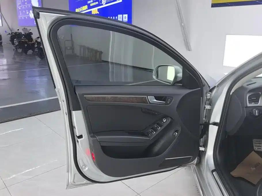 Audi A4L 2016 35 TFSI Automatic Technology Edition — миниатюра 7