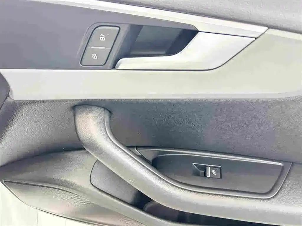 Audi A4L 2018 30th Anniversary Edition 40 TFSI Progressive — миниатюра 12