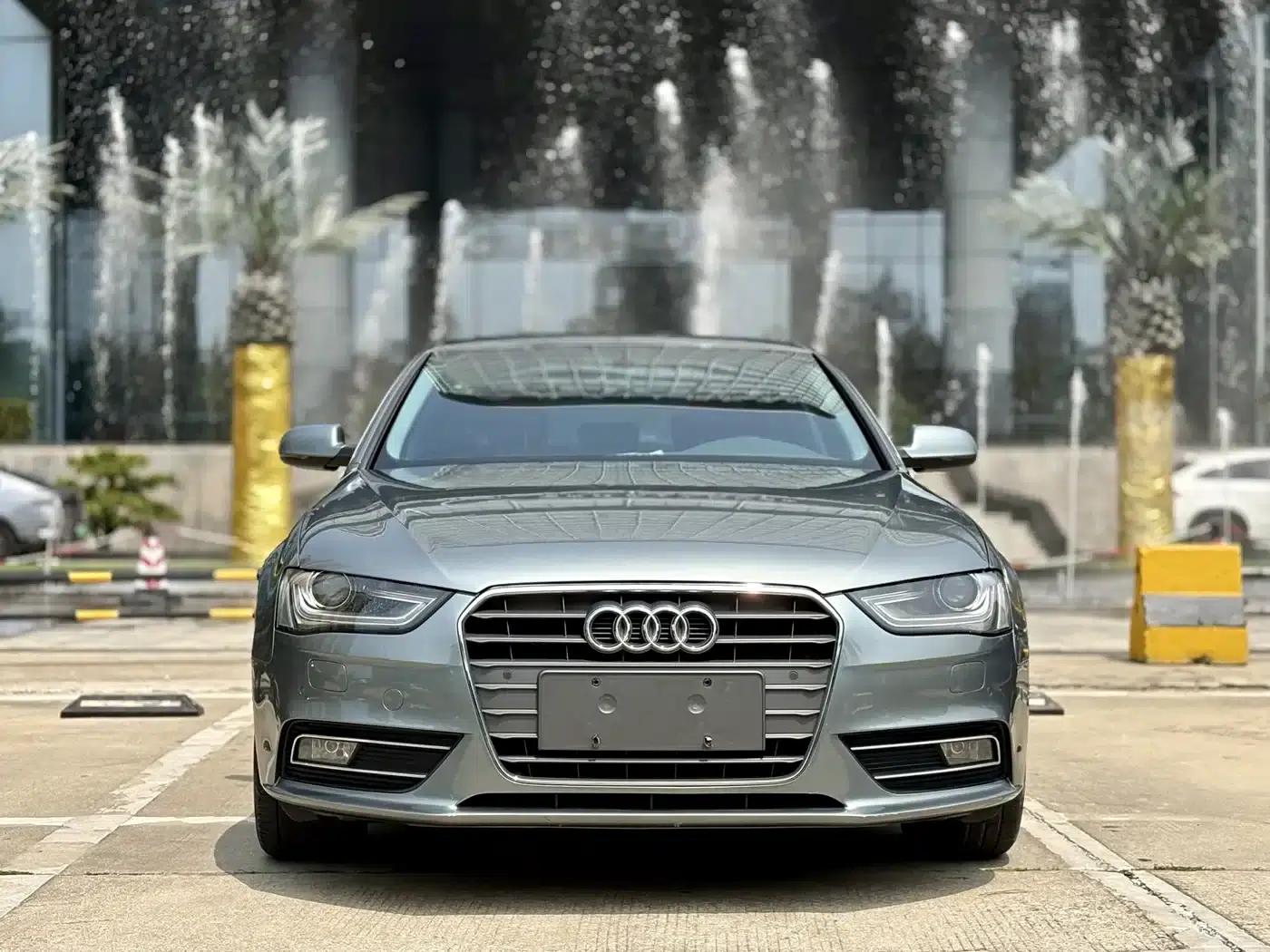 Audi A4L 2013 35 TFSI Automatic Standard Edition — миниатюра 2