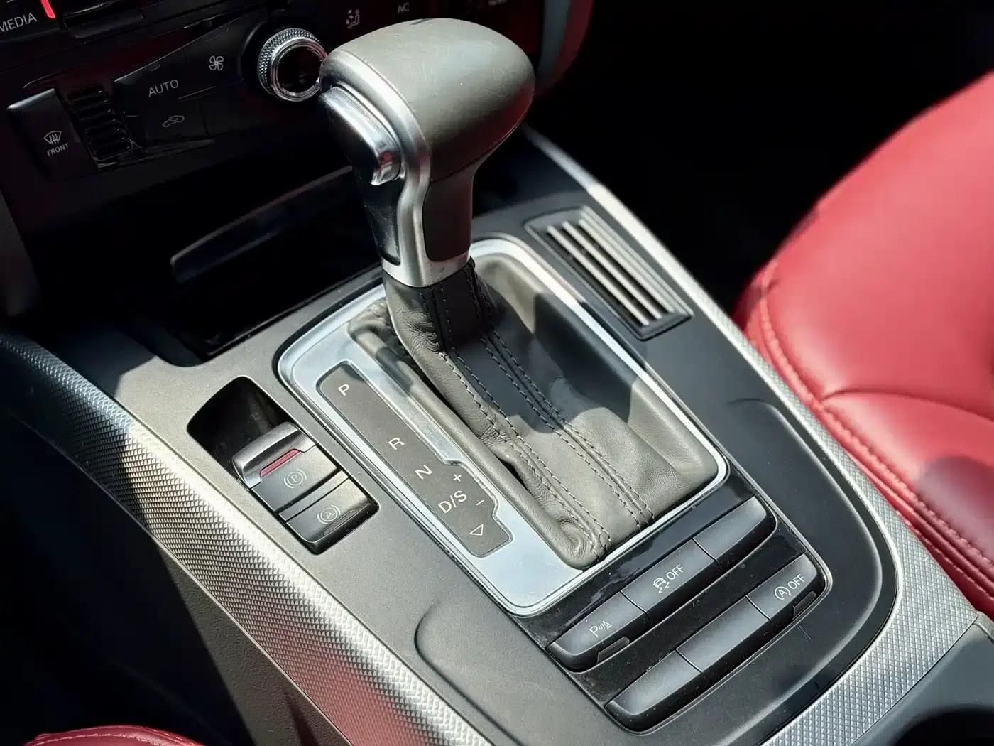 Audi A4L 2013 35 TFSI Automatic Standard Edition — миниатюра 11