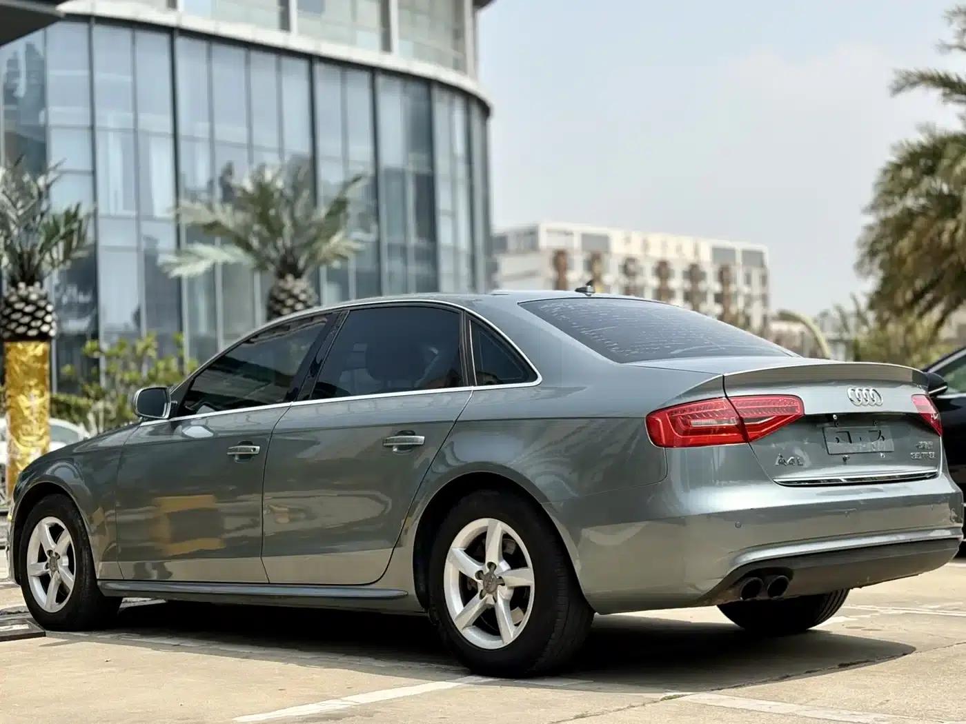Audi A4L 2013 35 TFSI Automatic Standard Edition — миниатюра 13