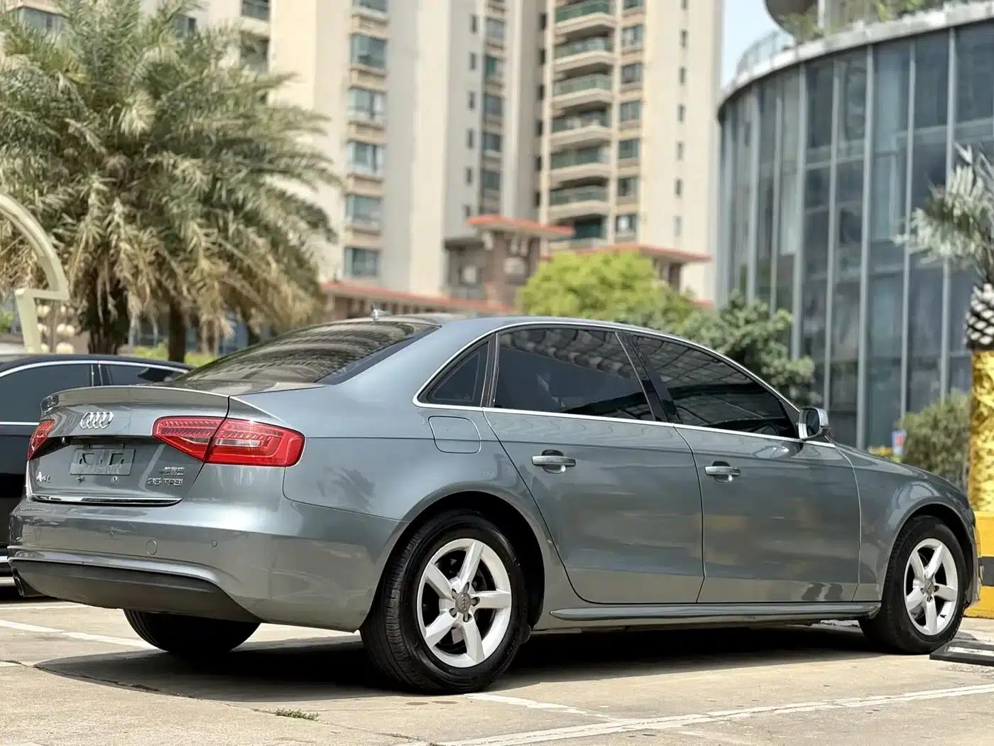 Audi A4L 2013 35 TFSI Automatic Standard Edition — миниатюра 15