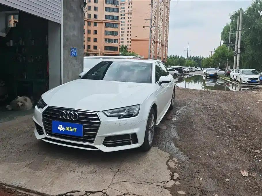 Audi A4L 2019 40 TFSI Progressive (National V Emission Standard) — миниатюра 1