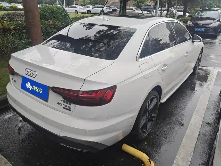 Audi A4L 2020 40 TFSI quattro Luxury Dynamic — миниатюра 3