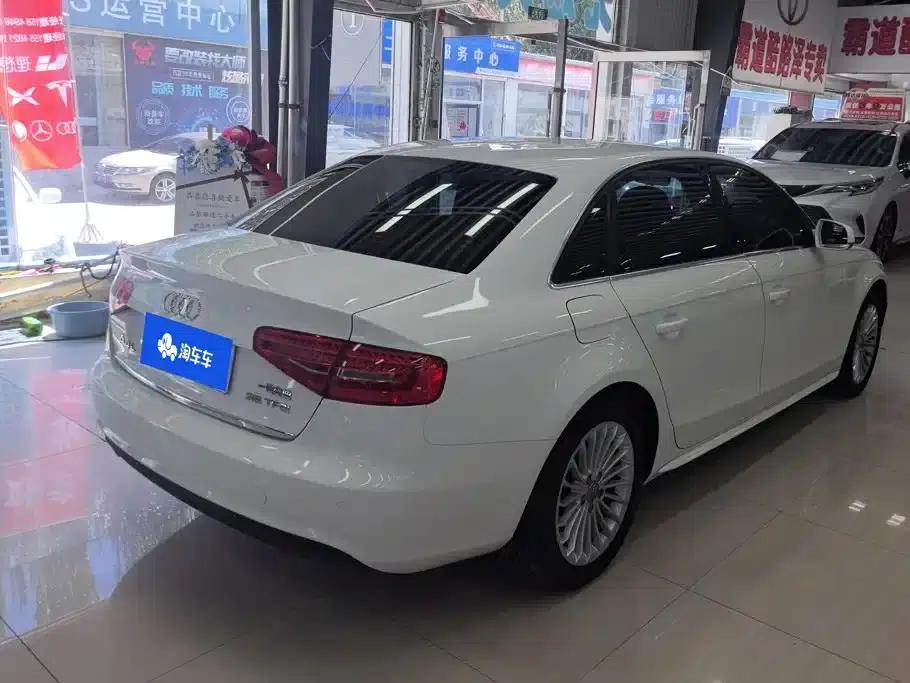 Audi A4L 2015 35 TFSI Automatic Comfort — миниатюра 3