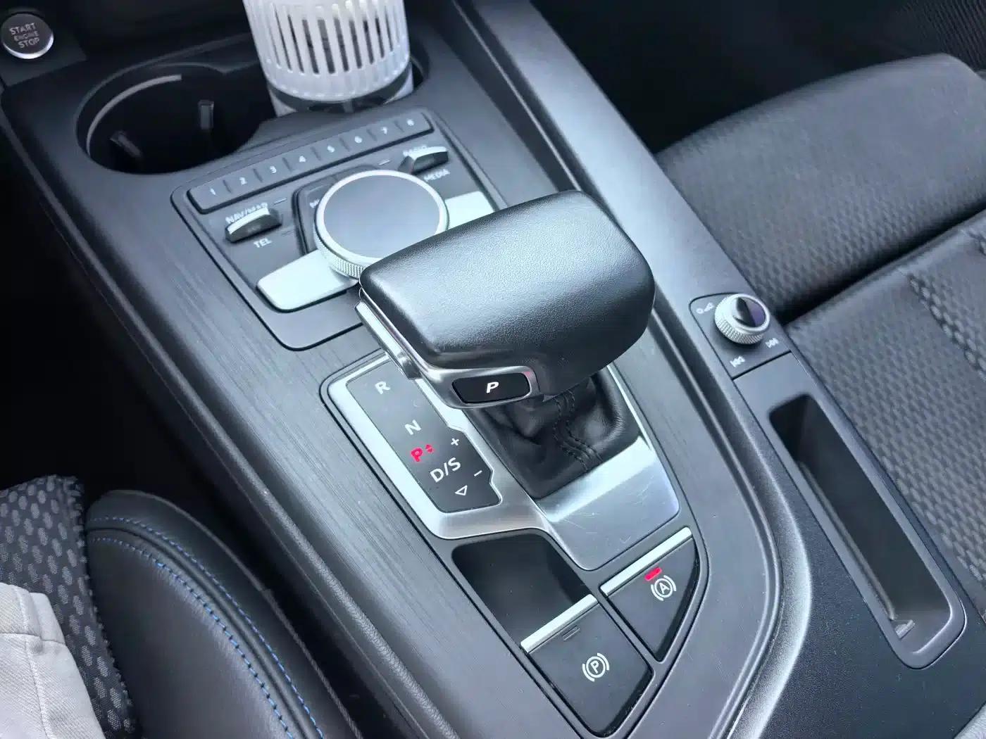 Audi A4L 2018 30th Anniversary Edition 40 TFSI Sport — миниатюра 14