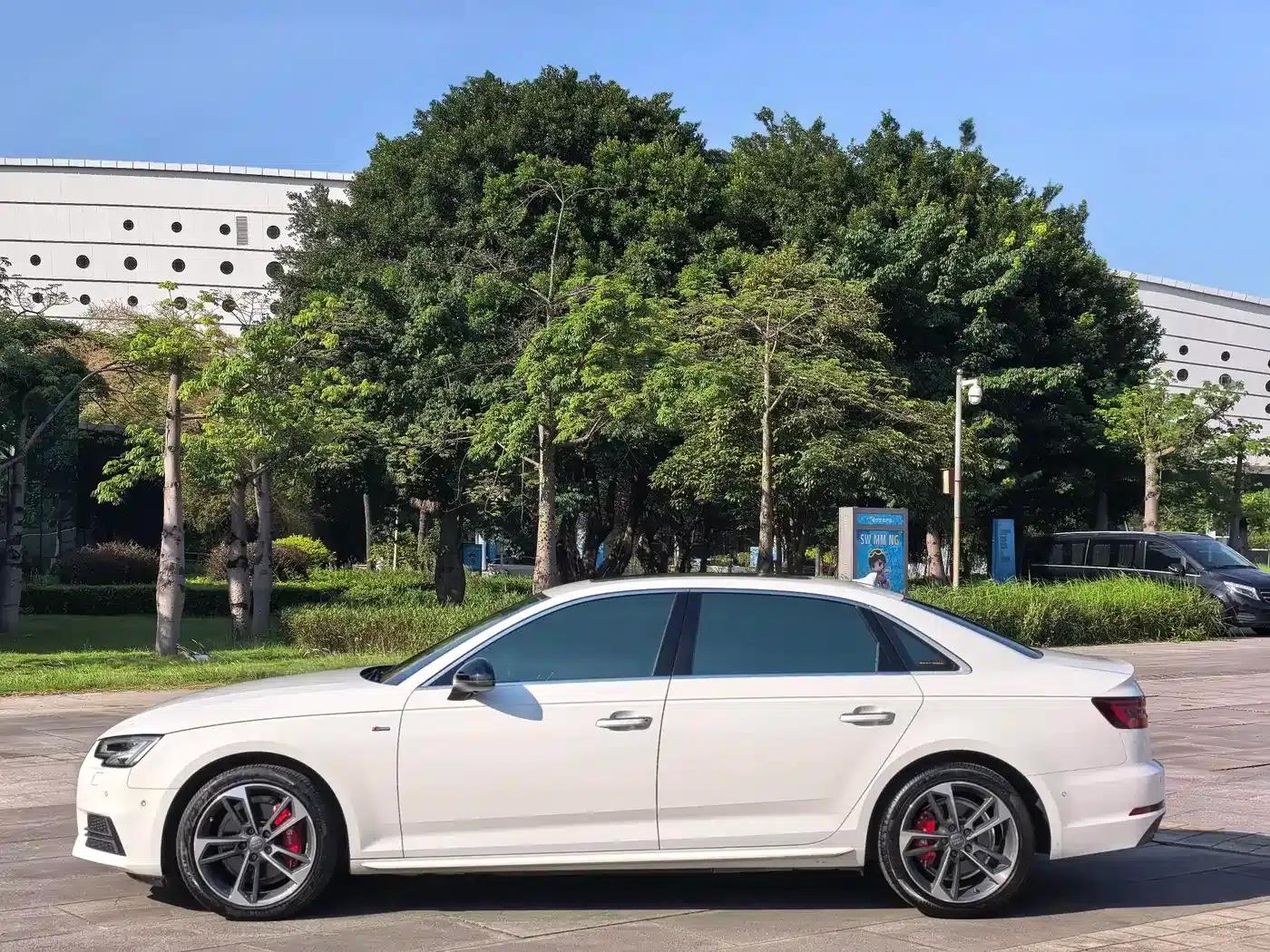 Audi A4L 2018 30th Anniversary Edition 40 TFSI Sport — миниатюра 4
