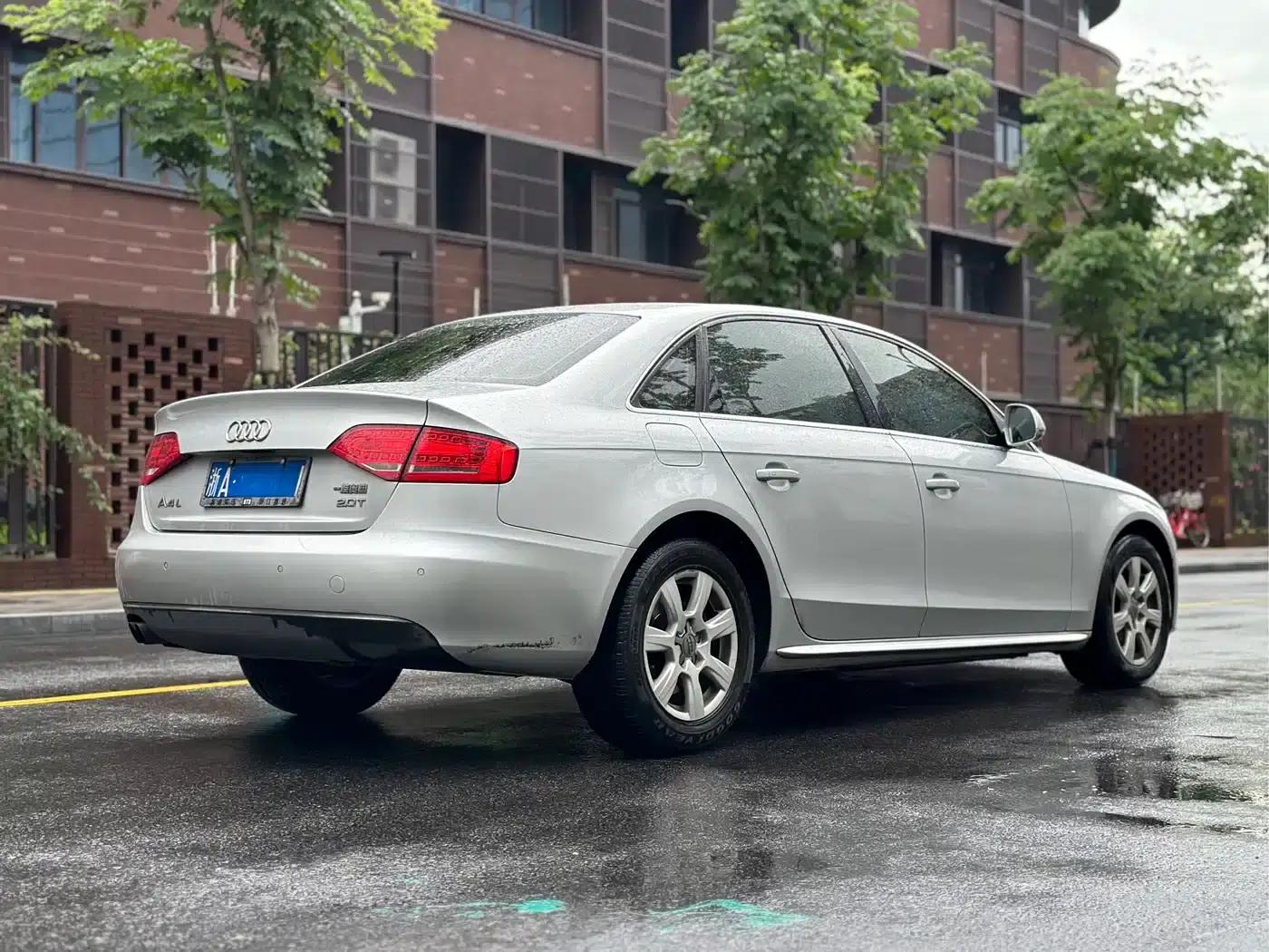 Audi A4L 2011 2.0 TFSI Standard Edition — миниатюра 19