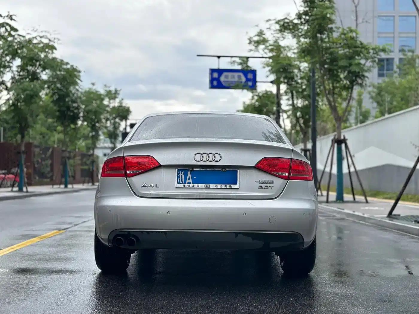 Audi A4L 2011 2.0 TFSI Standard Edition — миниатюра 20