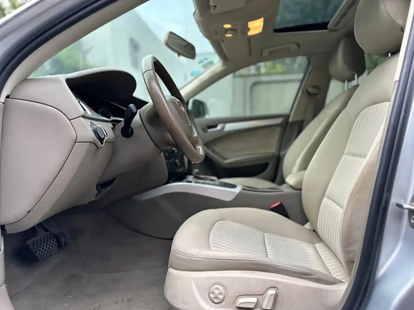 Audi A4L 2011 2.0 TFSI Standard Edition — миниатюра 5