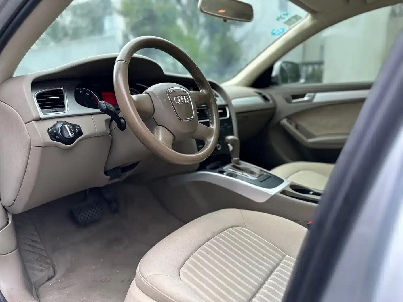Audi A4L 2011 2.0 TFSI Standard Edition — миниатюра 6