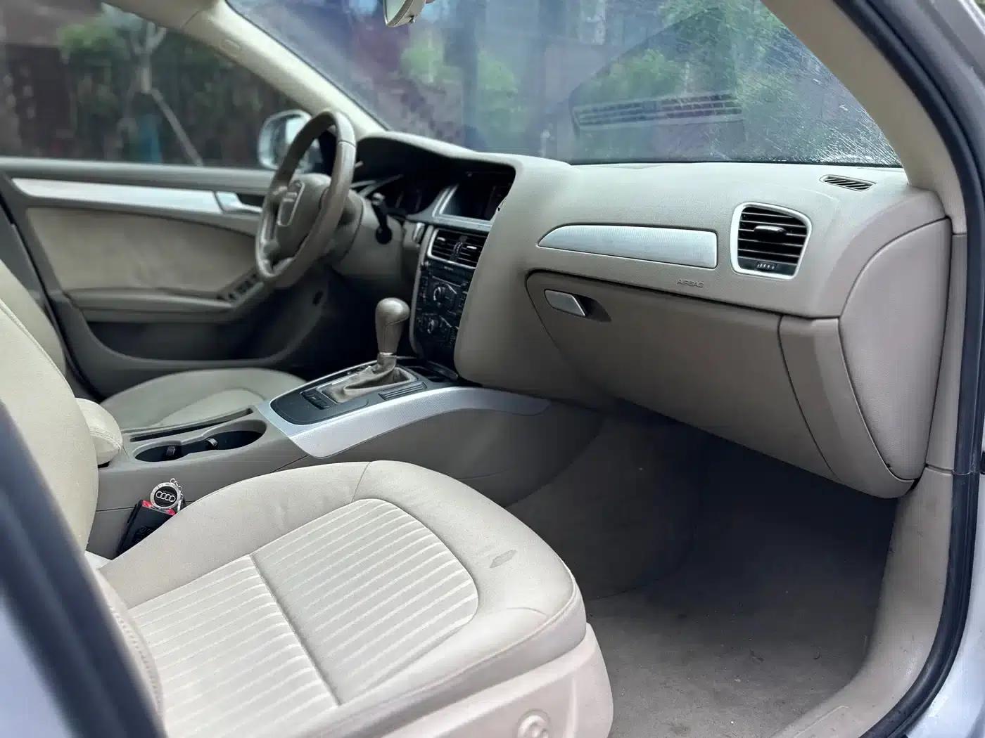 Audi A4L 2011 2.0 TFSI Standard Edition — миниатюра 10
