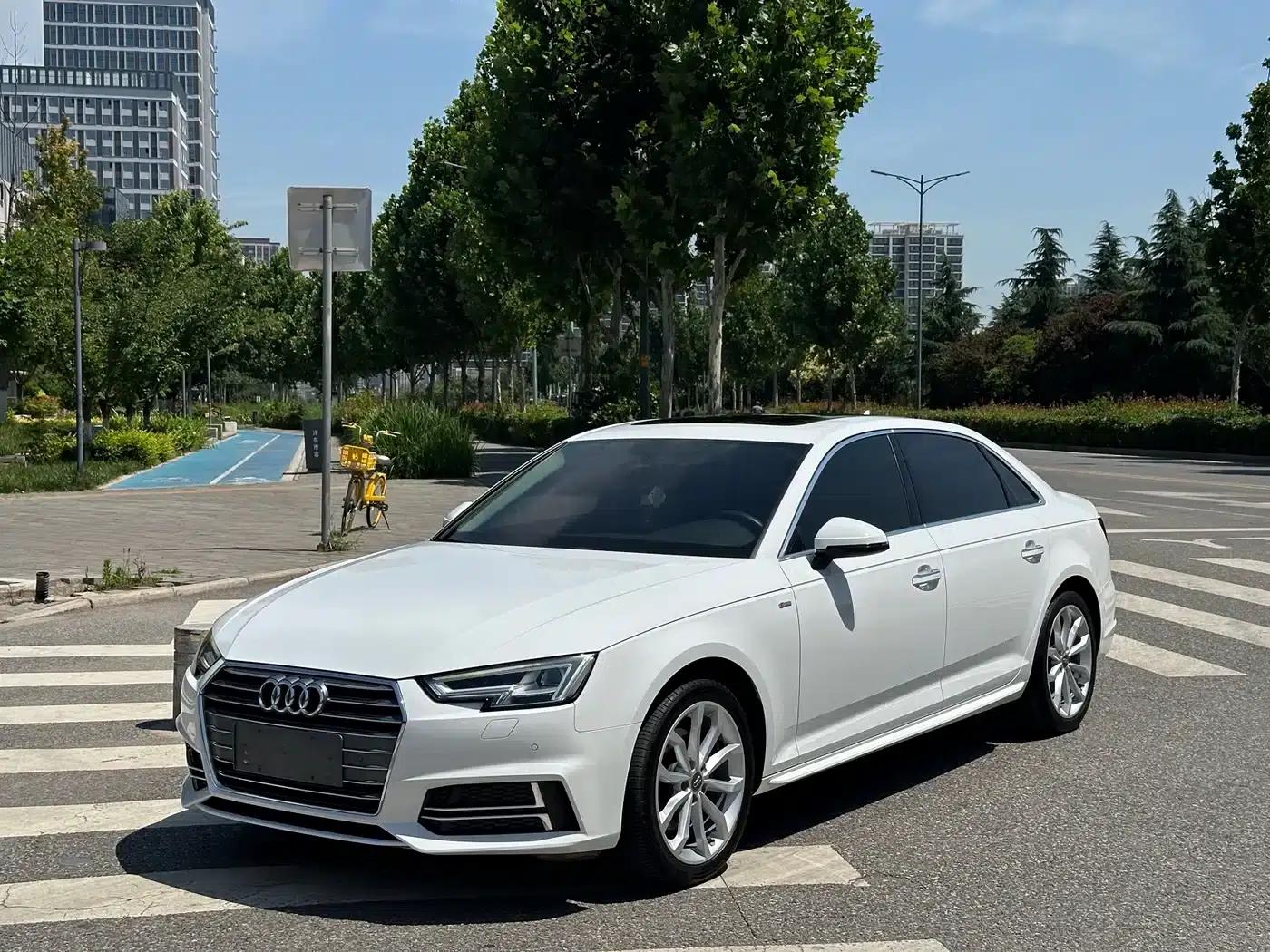 Audi A4L 2018 30th Anniversary Edition 40 TFSI Fashion Model — миниатюра 1