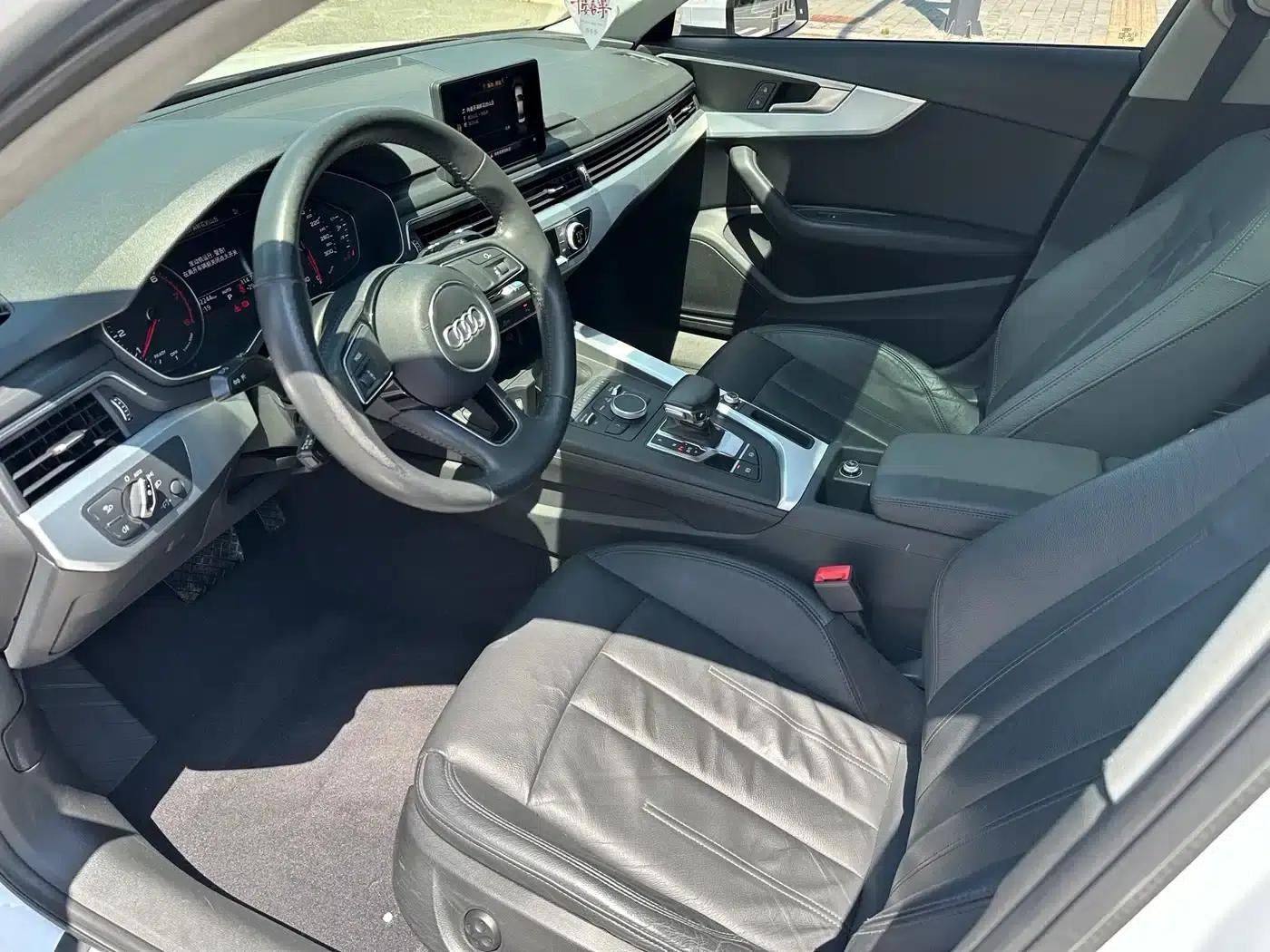 Audi A4L 2018 30th Anniversary Edition 40 TFSI Fashion Model — миниатюра 4