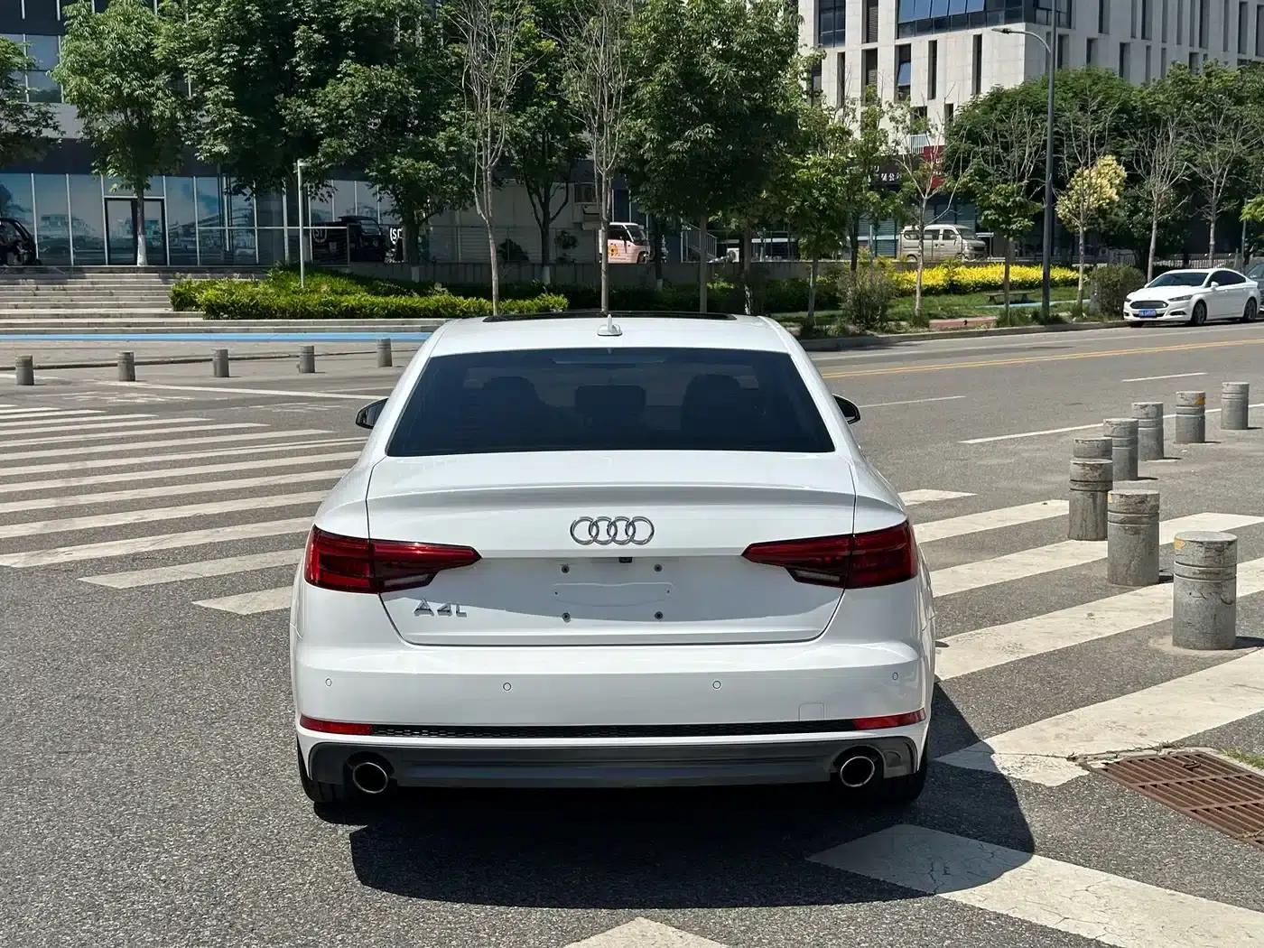 Audi A4L 2018 30th Anniversary Edition 40 TFSI Fashion Model — миниатюра 8