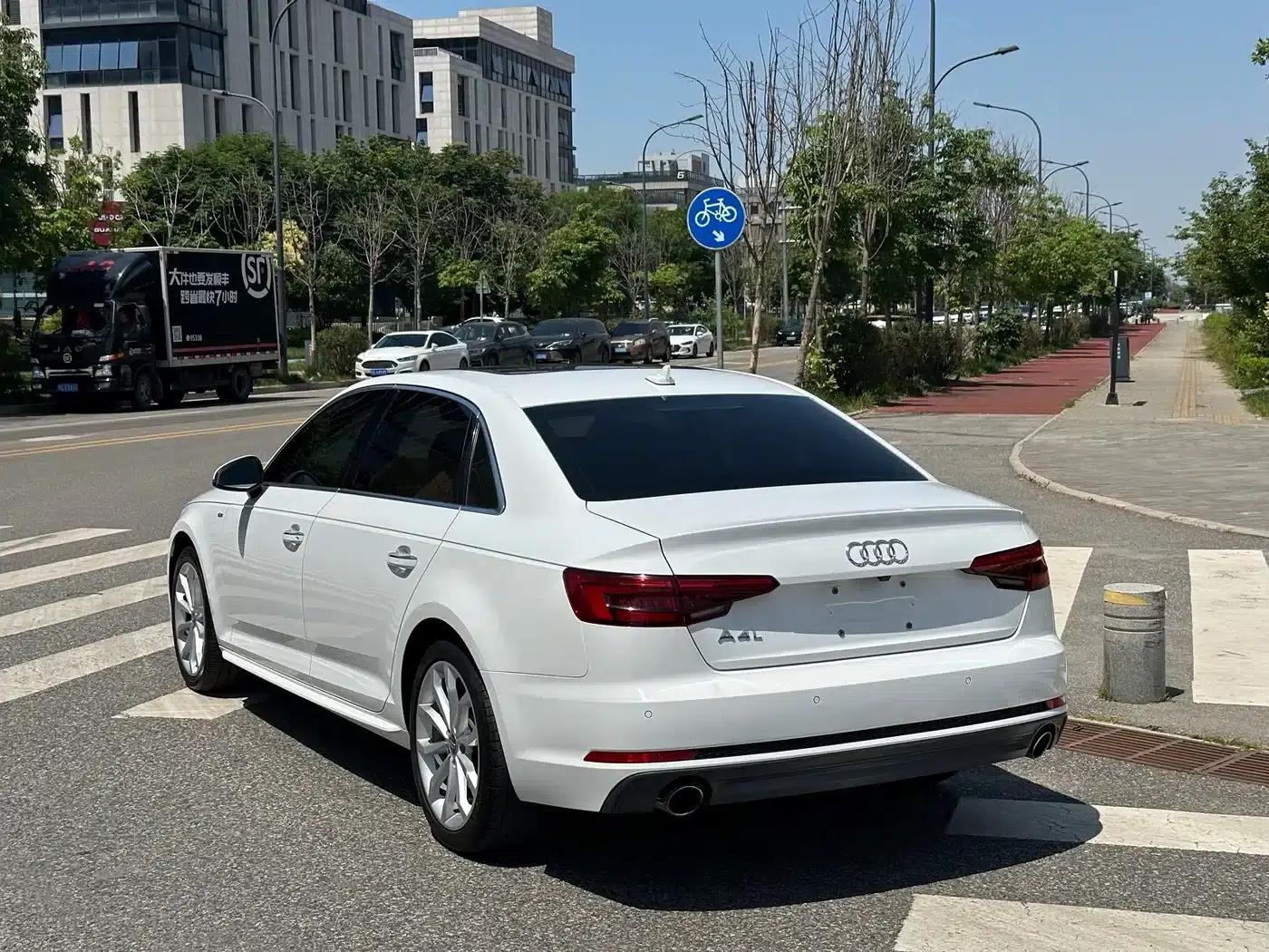 Audi A4L 2018 30th Anniversary Edition 40 TFSI Fashion Model — миниатюра 9