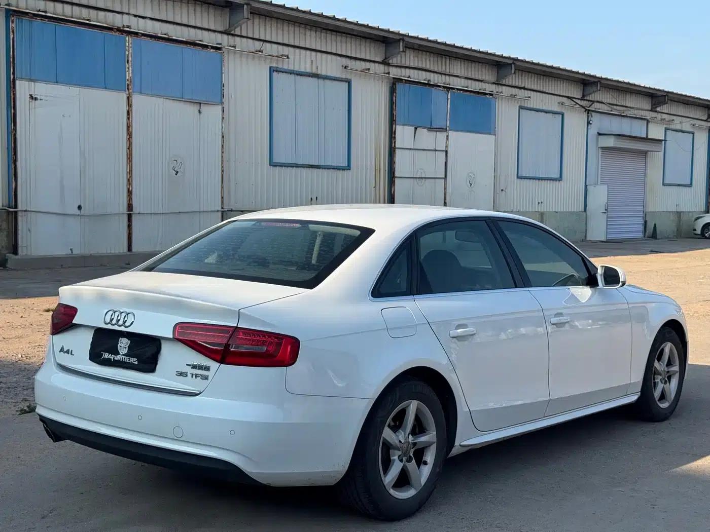 Audi A4L 2015 35 TFSI Automatic Standard Edition — миниатюра 8