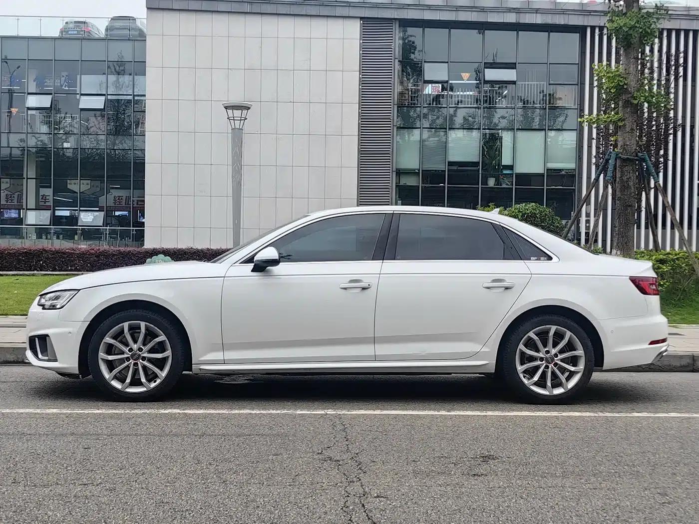 Audi A4L 2019 40 TFSI Fashion Edition (National V Emission Standard) — миниатюра 3