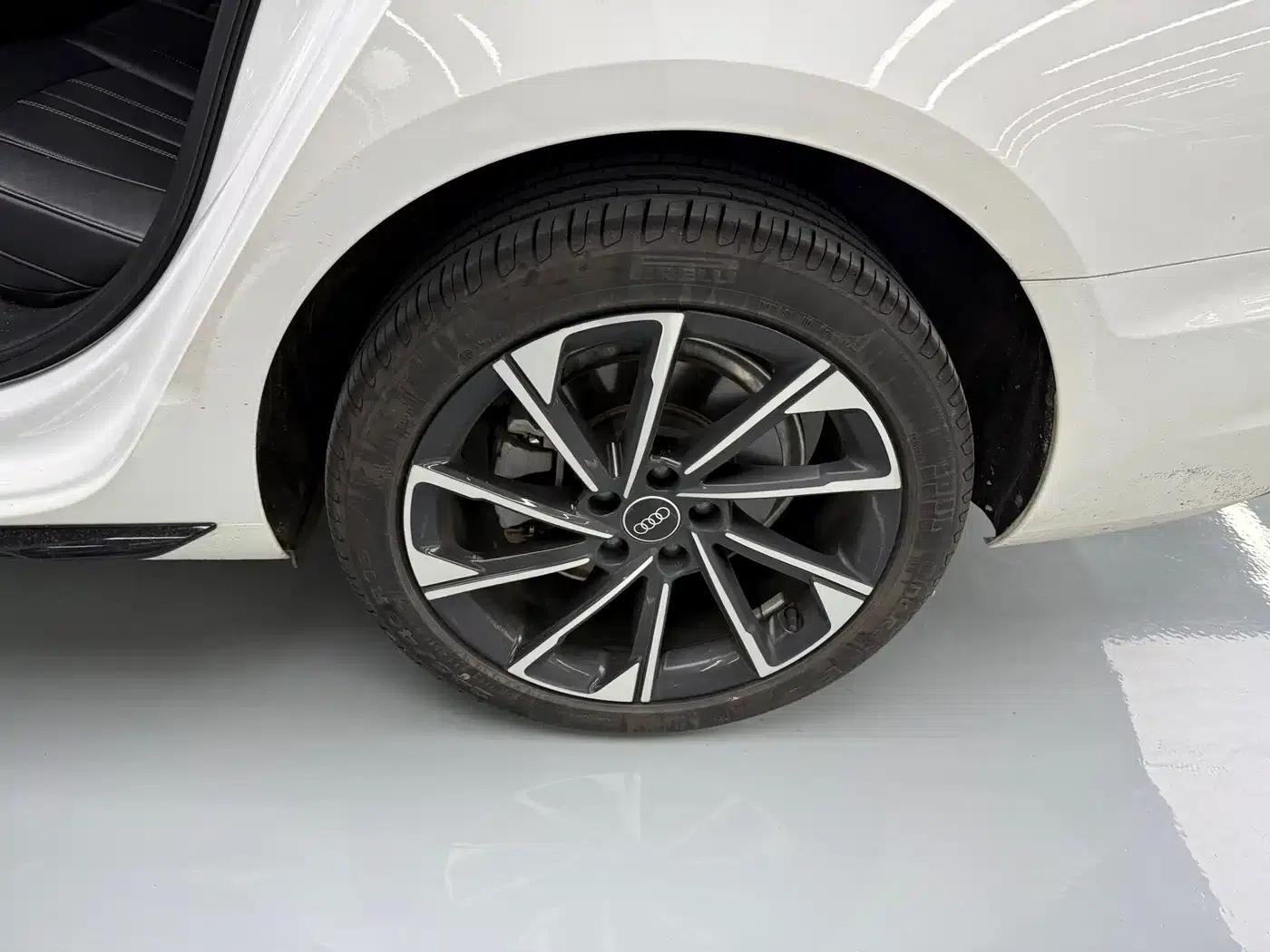Audi A4L 2023 40 TFSI Fashion Dynamic Edition — миниатюра 13