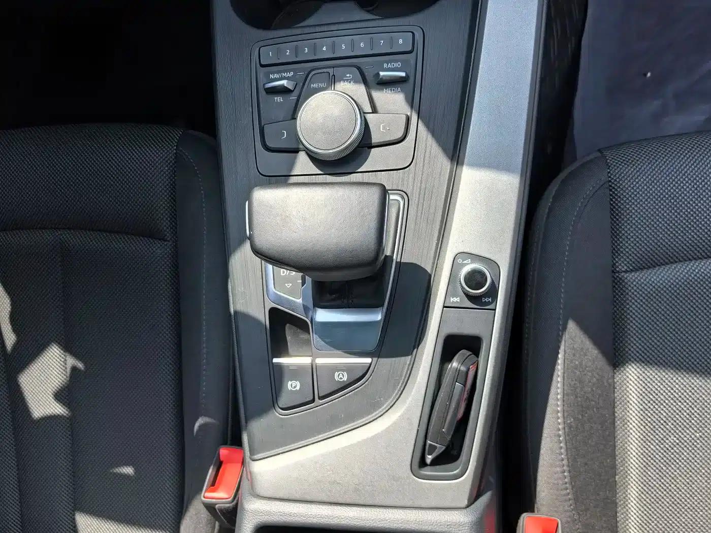 Audi A4L 2019 40 TFSI Progressive (China VI Emission Standard) — миниатюра 14