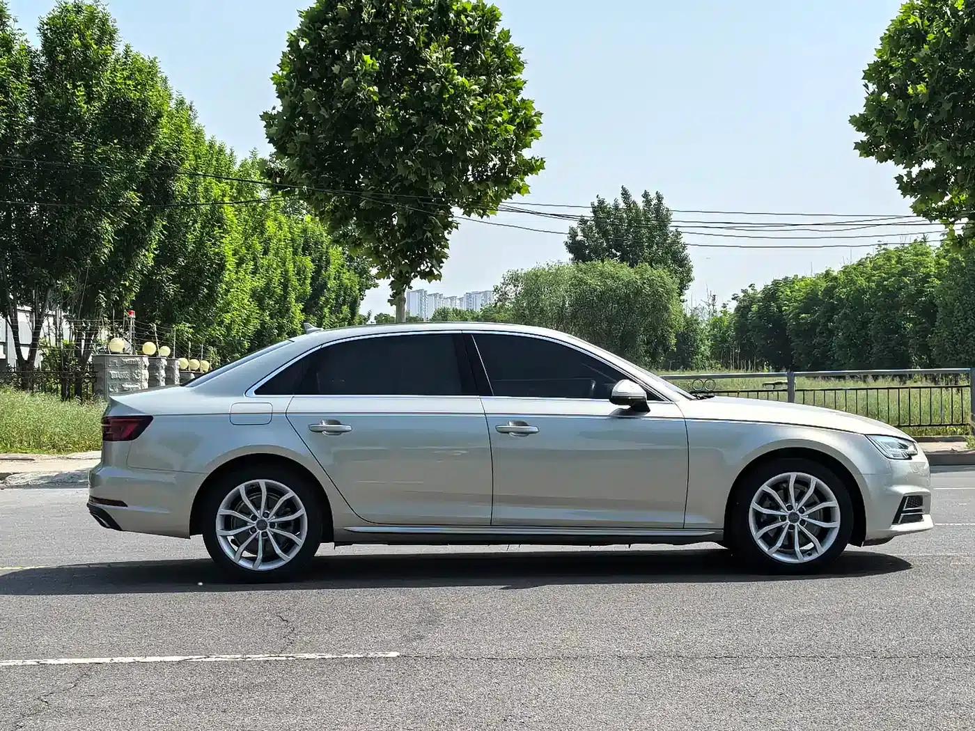 Audi A4L 2019 40 TFSI Progressive (China VI Emission Standard) — миниатюра 17