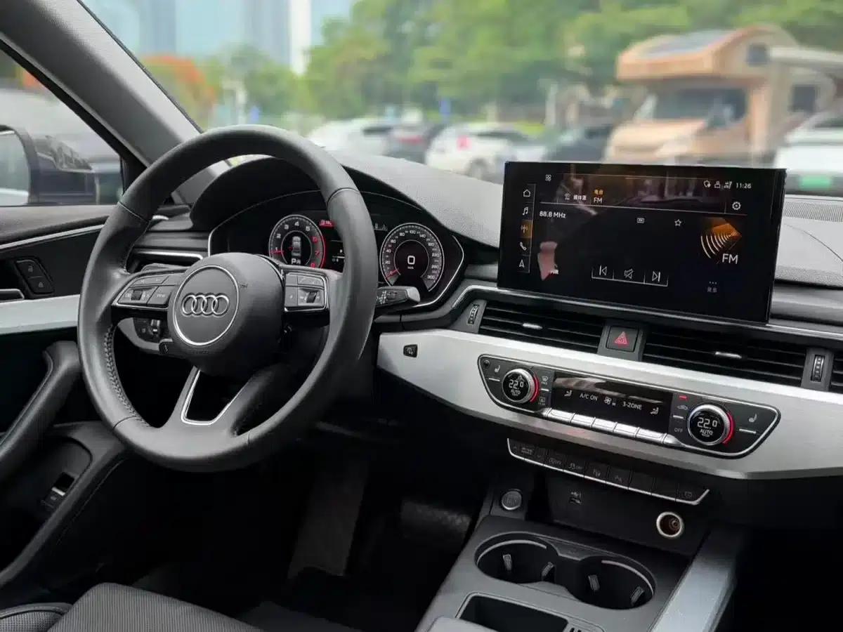 Audi A4L 2020 40 TFSI quattro Luxury Dynamic — миниатюра 7