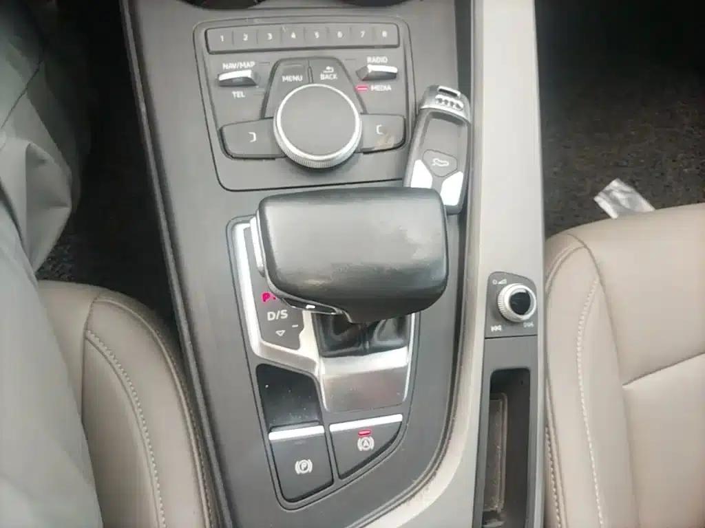 Audi A4L 2018 30th Anniversary Edition 40 TFSI Progressive — миниатюра 14