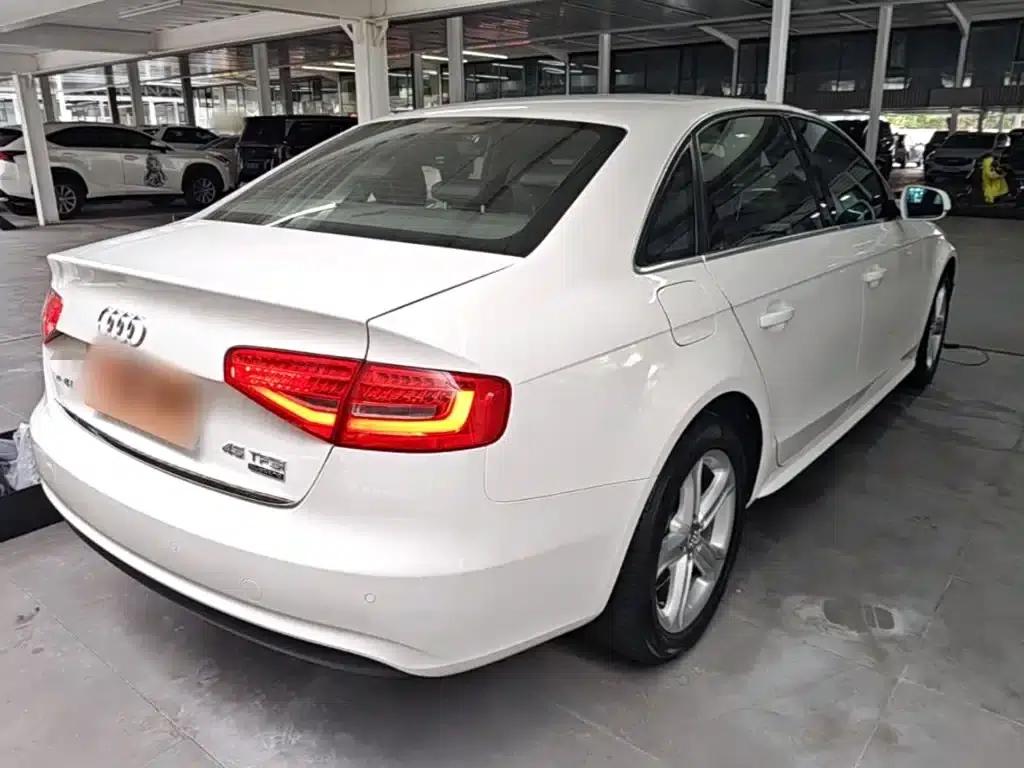 Audi A4L 2015 45 TFSI quattro Sport Edition — миниатюра 7