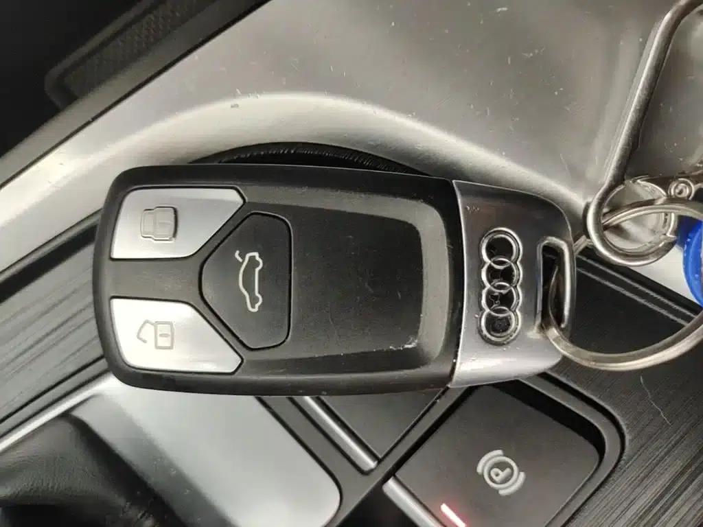 Audi A4L 2019 40 TFSI Fashion Edition (National V Emission Standard) — миниатюра 9