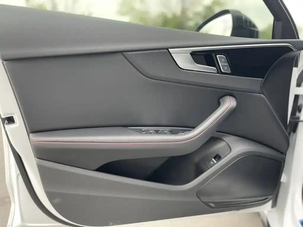 Audi A4L 2025 2 Million Unit Enjoyment Edition 40 TFSI Luxury Dynamic Model — миниатюра 2