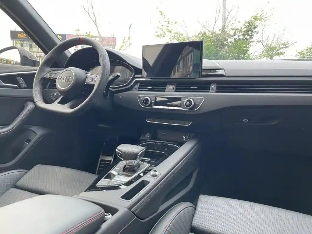 Audi A4L 2025 2 Million Unit Enjoyment Edition 40 TFSI Luxury Dynamic Model — миниатюра 14