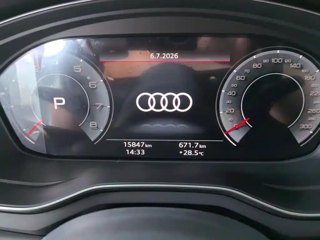 Audi A4L 2025 2 Million Unit Enjoyment Edition 40 TFSI Luxury Dynamic Model — миниатюра 4