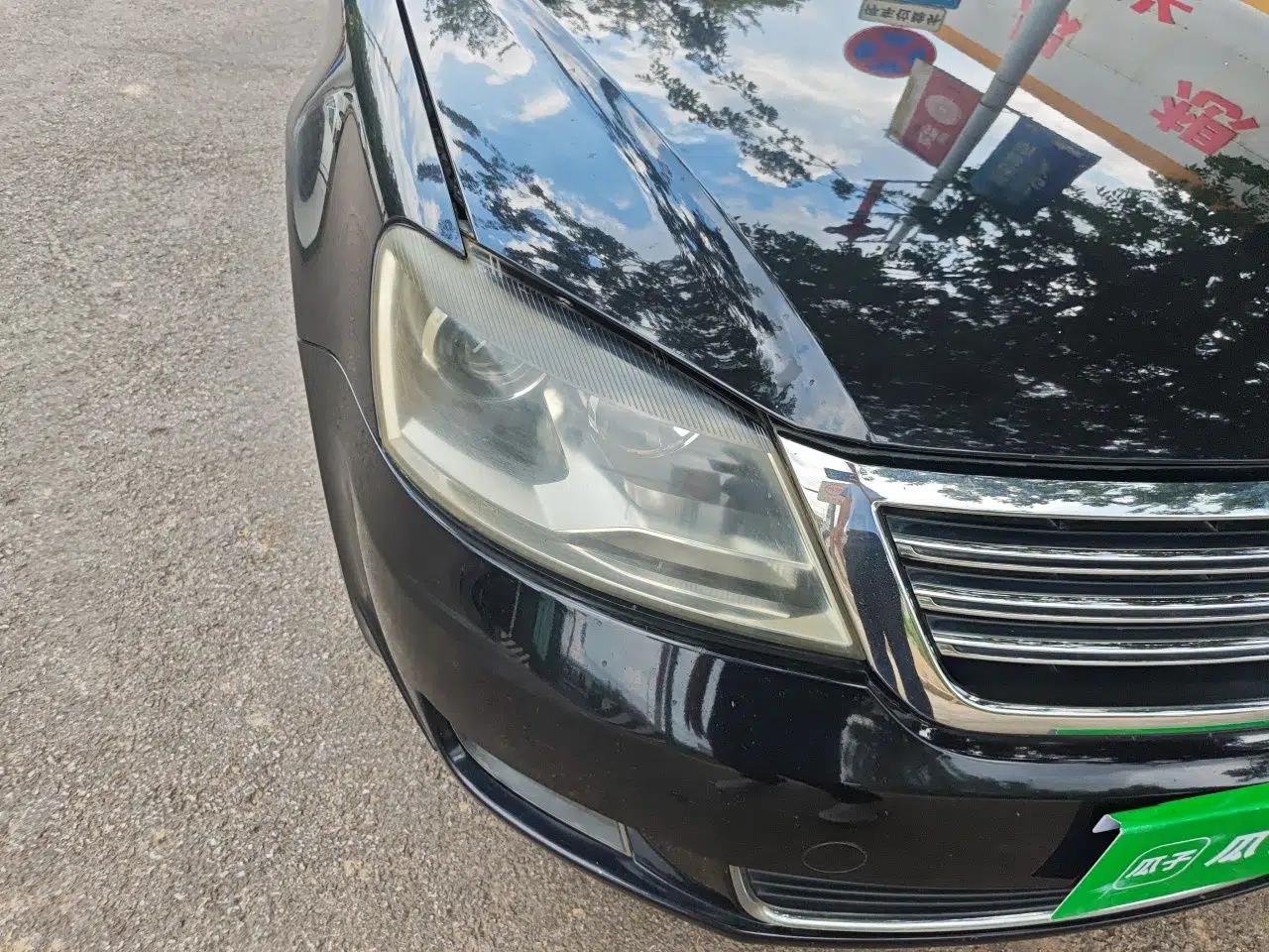 Volkswagen Passat 2011 1.8T Manual Luxury Model — миниатюра 7